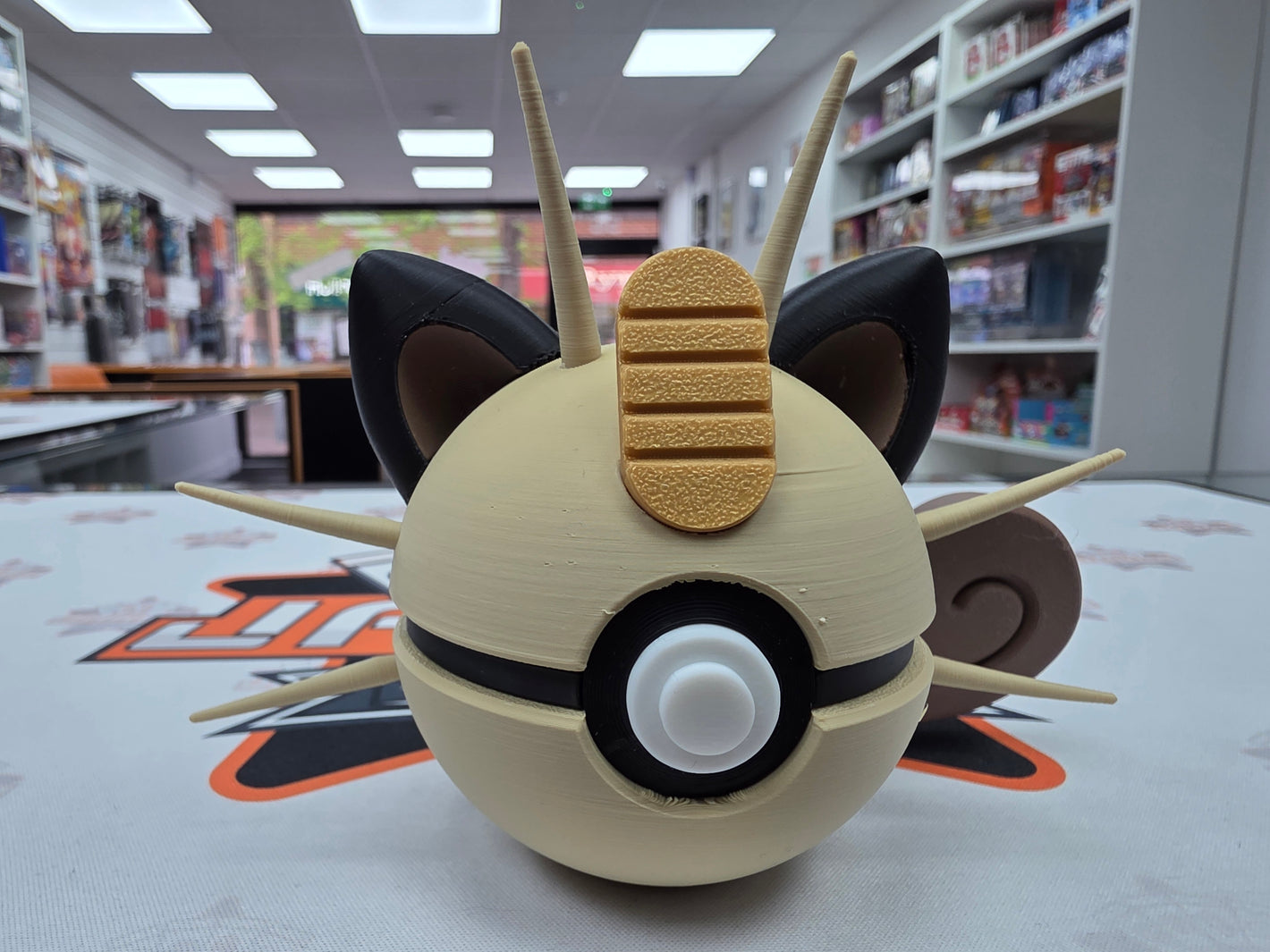 Pokémon - Meowth, Pokeball.