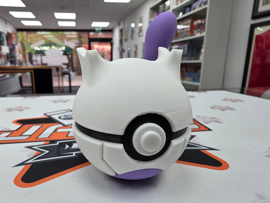 Pokémon - Mew-Two, Pokeball.
